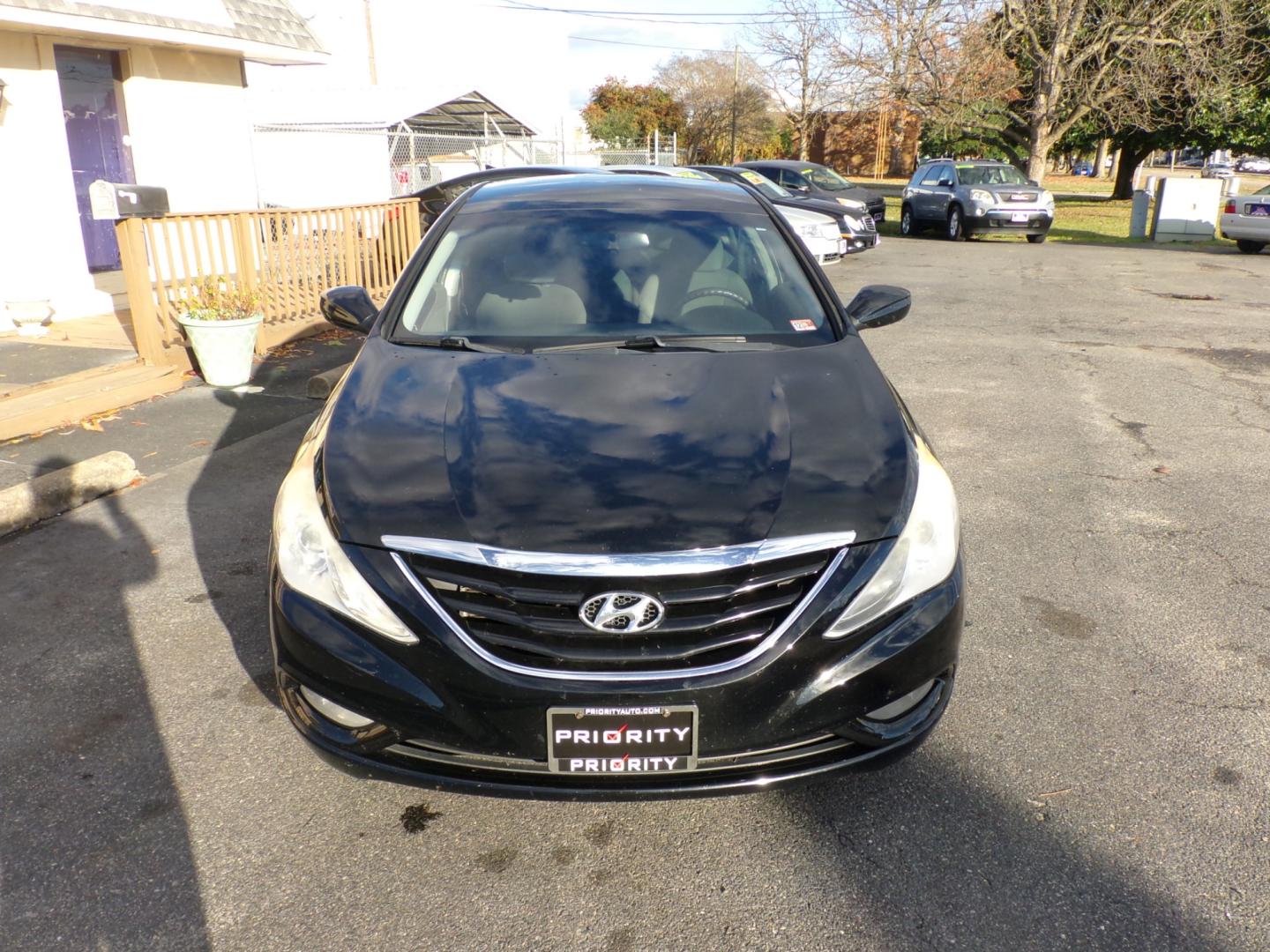 2013 Black Hyundai Sonata GLS (5NPEB4AC3DH) with an 2.4L L4 DOHC 16V engine, 6-Speed Automatic transmission, located at 5700 Curlew Drive, Norfolk, VA, 23502, (757) 455-6330, 36.841885, -76.209412 - Photo#3